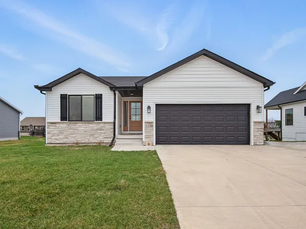1108 Pleasant St SE, Bondurant, IA 50035