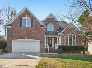 208 Evergreen View Dr, Holly Springs, NC 27540