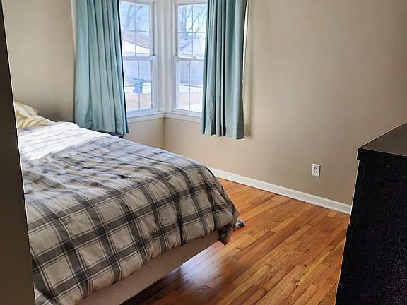 4th image of 1812 Schuyler St