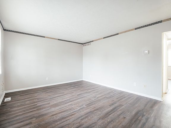 3rd image of 10933 Birchridge Dr