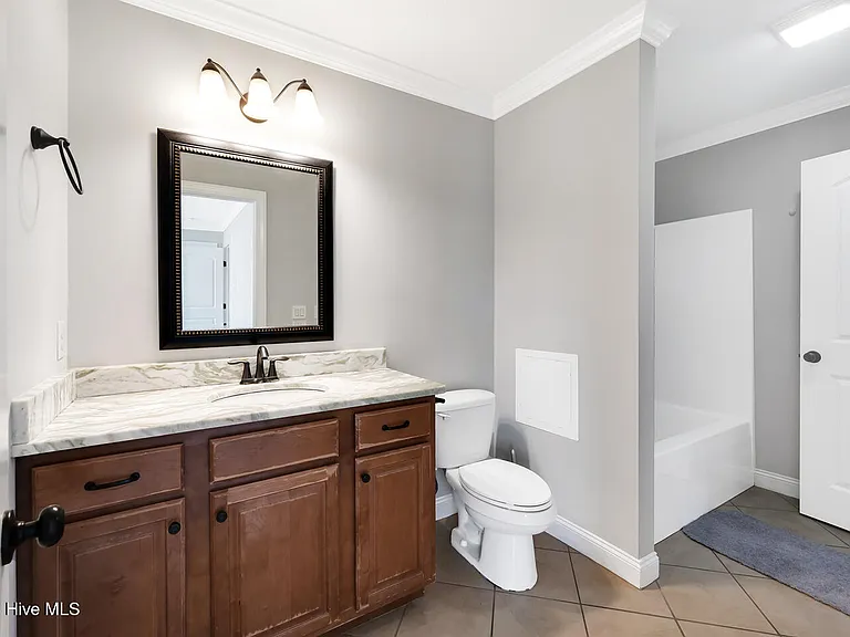 2400 Dovedale Ct #B — Photo 33