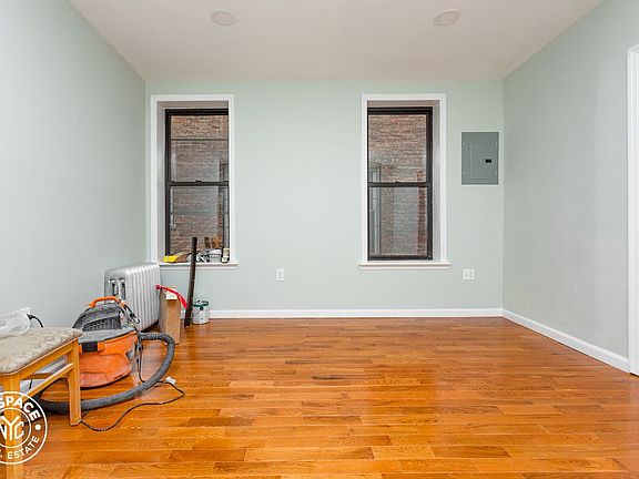 4th image of 1653 Sterling Pl APT 1F