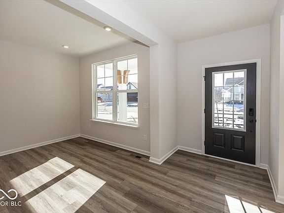 3rd image of 4958 Reavie Ct