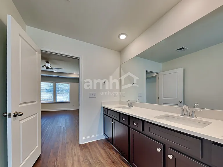 76 Pecan Dr — Photo 16