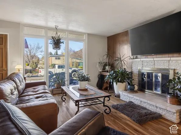 2744 E 7265 S, Cottonwood Heights, UT 84121