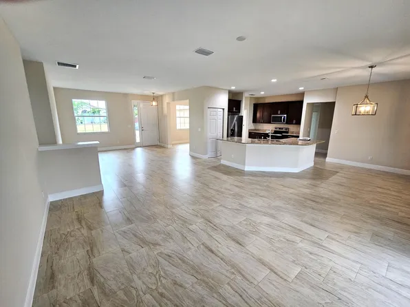 1562 SW Santander Avenue, Port St Lucie, FL 34953