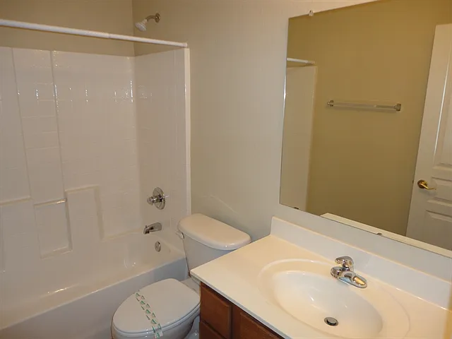 1728 E Elgin St — Photo 12