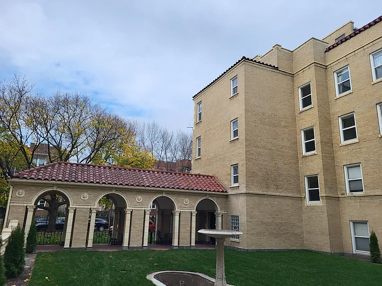 5019 N Wolcott Ave #107 — Photo 5