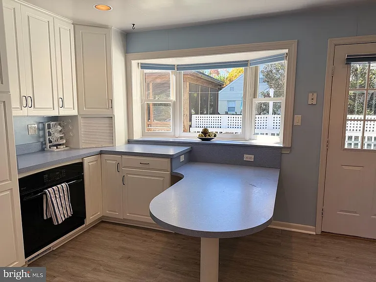 1917 Youngblood St — Photo 17