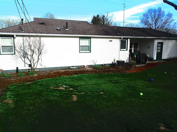 2nd image of 731 17th St NE