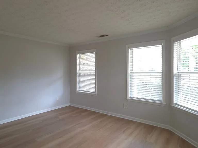 3458 Hill Pond Dr — Photo 8