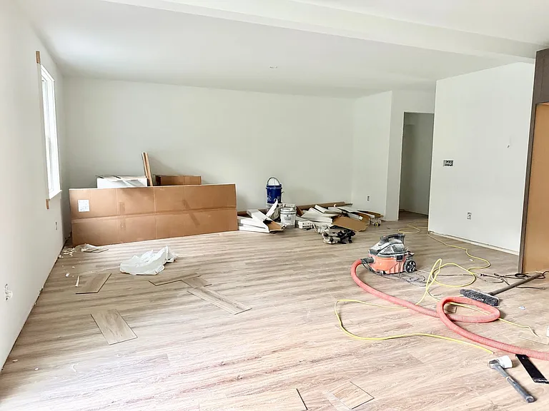 192 Center Rd — Photo 31