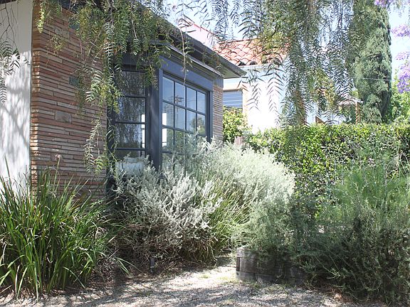 4th image of 2823 Griffith Park Blvd