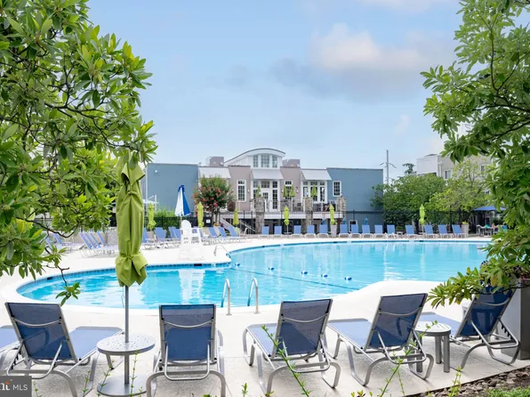 4117 S Four Mile Run Dr Unit A, Arlington, VA 22204