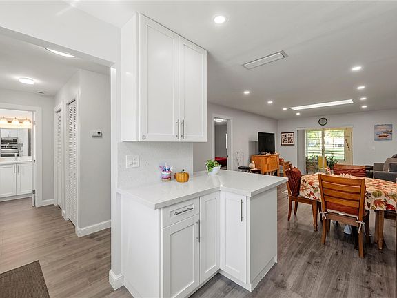 5th image of 600 SW Natura Boulevard #B