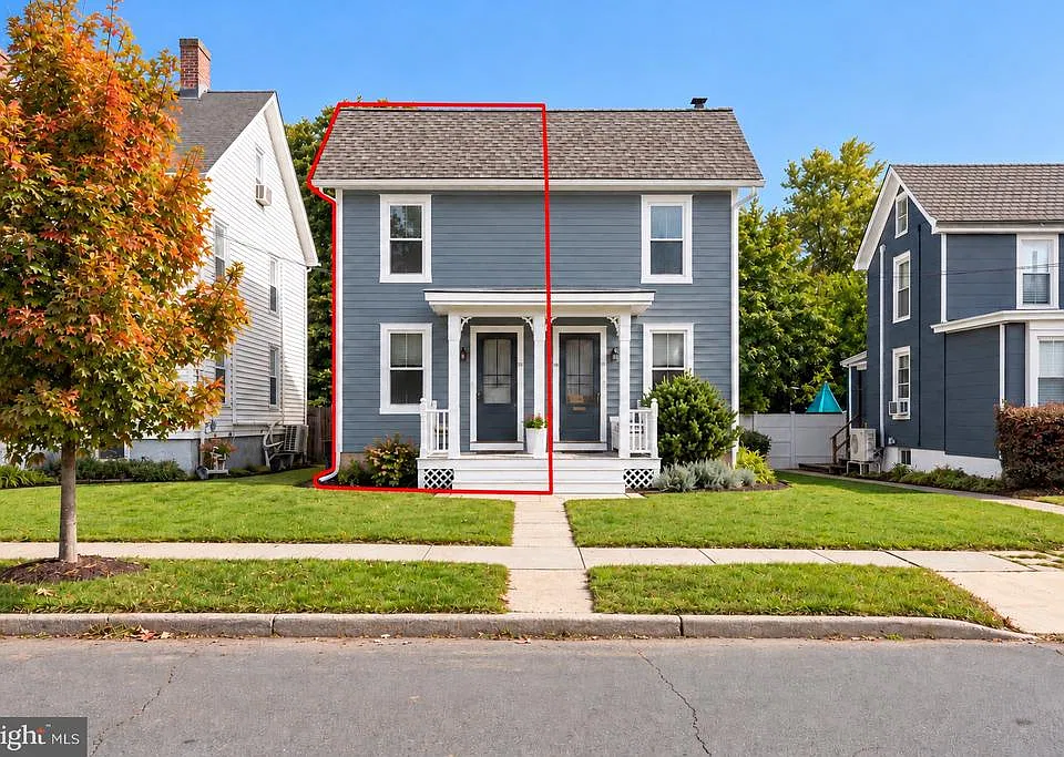 32 Columbia Ave #32