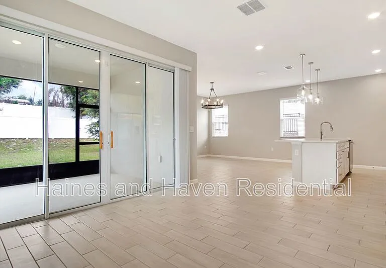 840 Blue Creek Dr — Photo 10