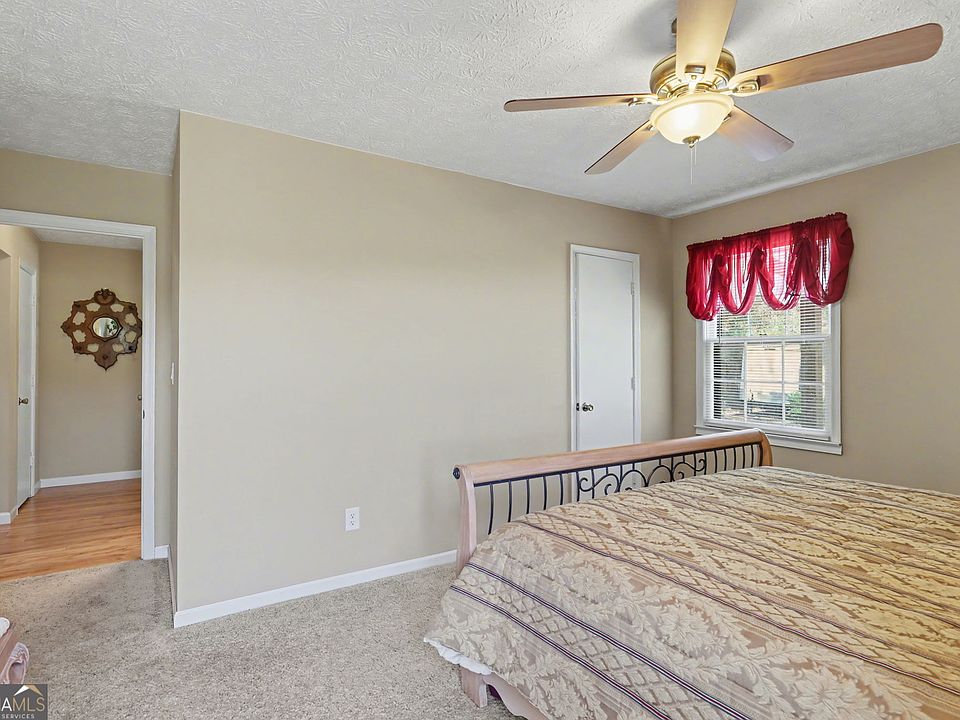 28th image of 542 Eastern Cross Ln