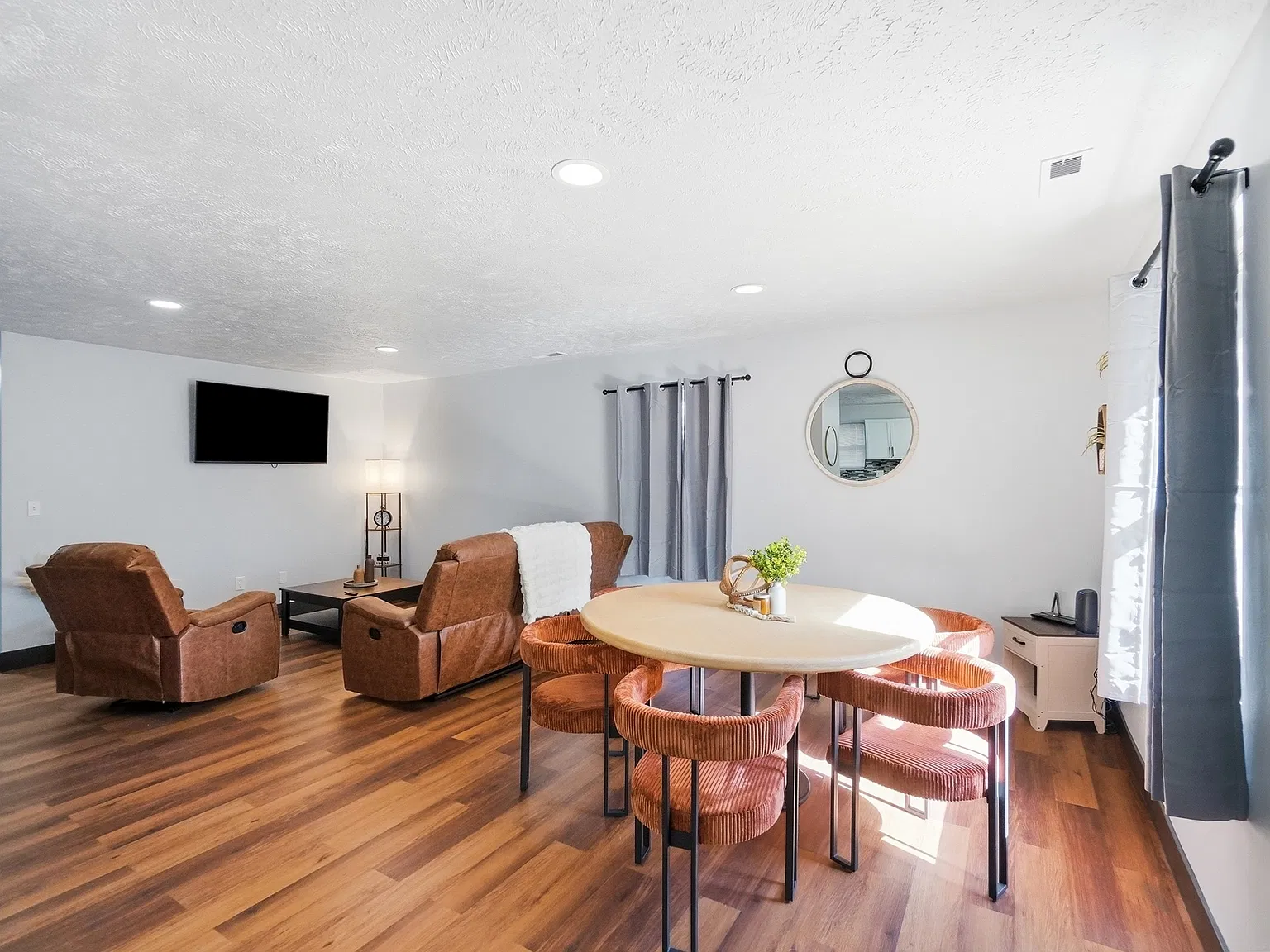 3 bed, 1450 sqft, $3,000 — Photo 3
