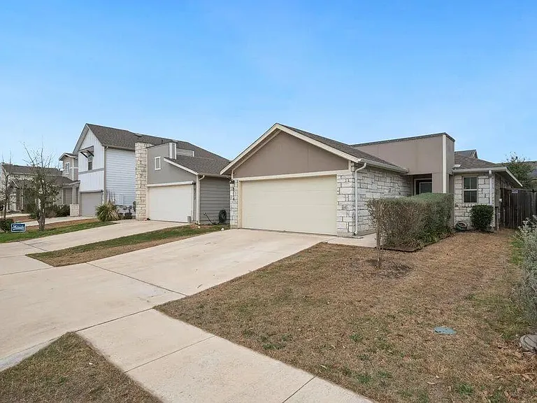 8214 Cottage Rose Dr — Photo 26