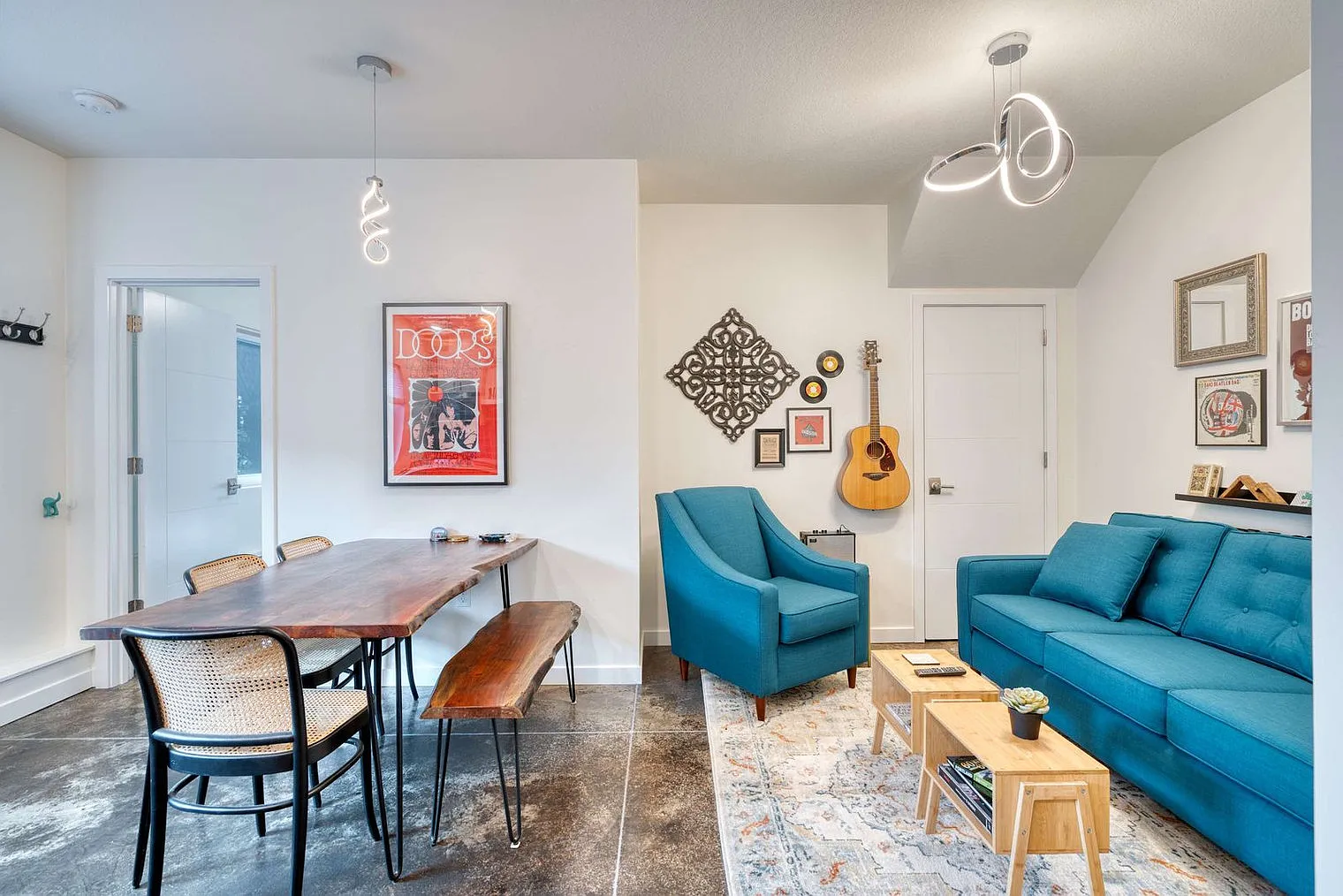 2 bed, 1.0 bath, 990 sqft, $4,110 — Photo 2