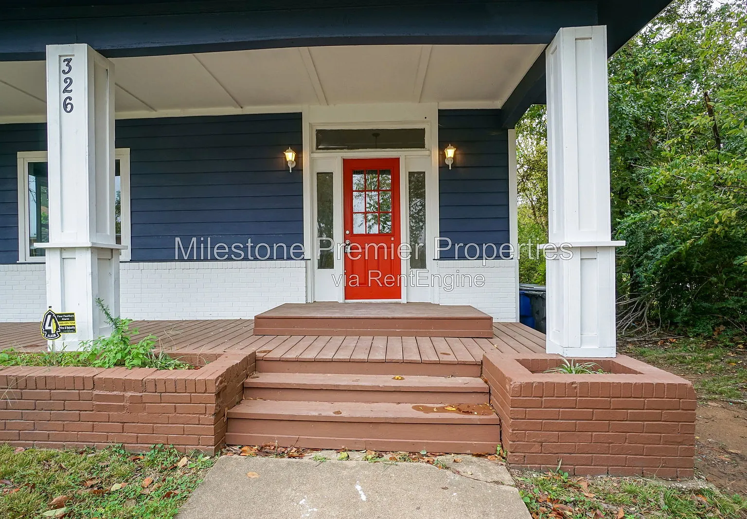 2 bed, 1.0 bath, 680 sqft, $895 — Photo 2
