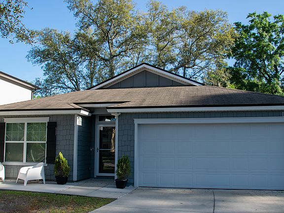 3rd image of 8040 Brothers Walk Ln