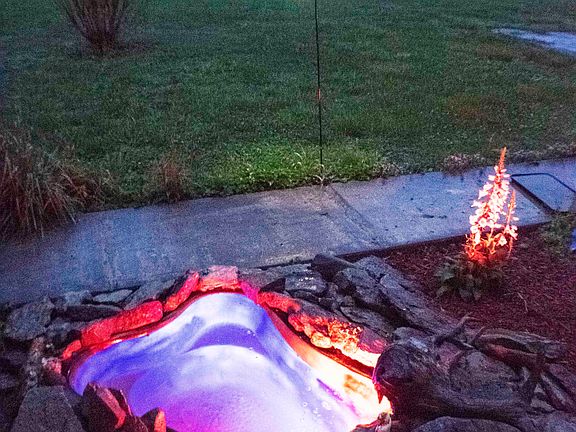 5th image of 318 Center Grove Cir