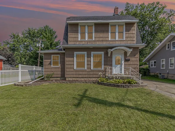 558 Bond Ave, Valparaiso, IN 46385