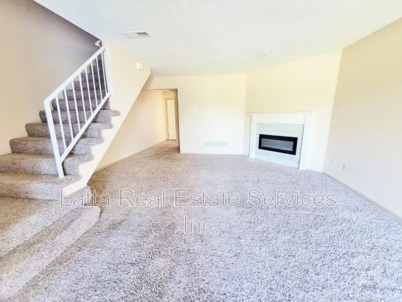 2 bed, 2.5 bath, 1150 sqft, $1,450 — Photo 4