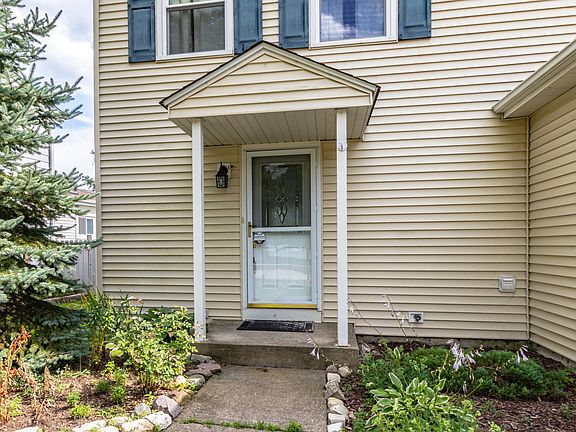 3rd image of 709 N Lakeside Dr