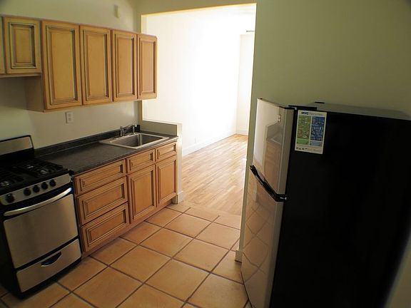 3rd image of 305 E 81st St APT 2FW