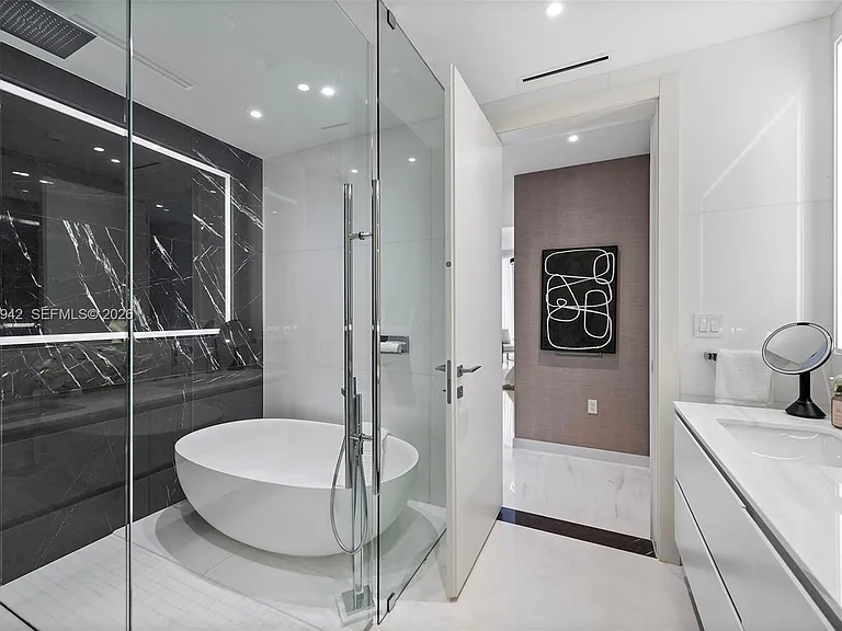 300 Biscayne Boulevard Way #1605 — Photo 16