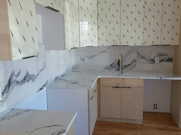 225-06 Mentone Avenue image 3 of 23