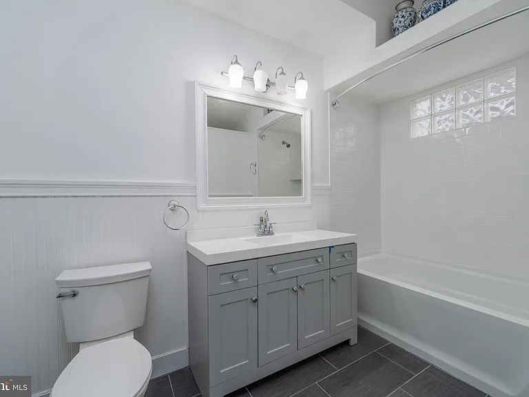 1153 Riverside Ave — Photo 17