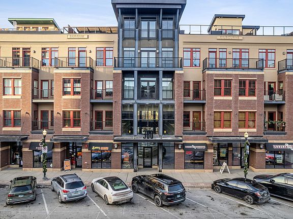 2nd image of 300 Broadway N APT 305