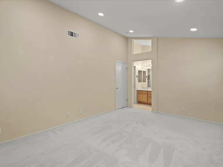 38806 Litchfield Cir — Photo 2