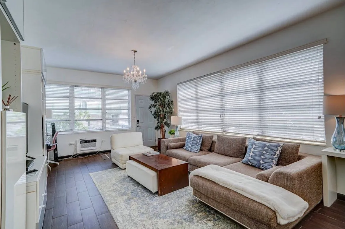 4710 Pine Tree Dr — Photo 2