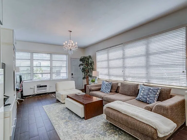 4710 Pine Tree Dr #36 — Photo 2