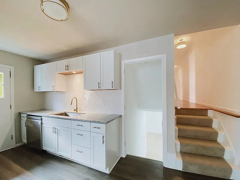 3044 Buchanan St NE — Photo 3