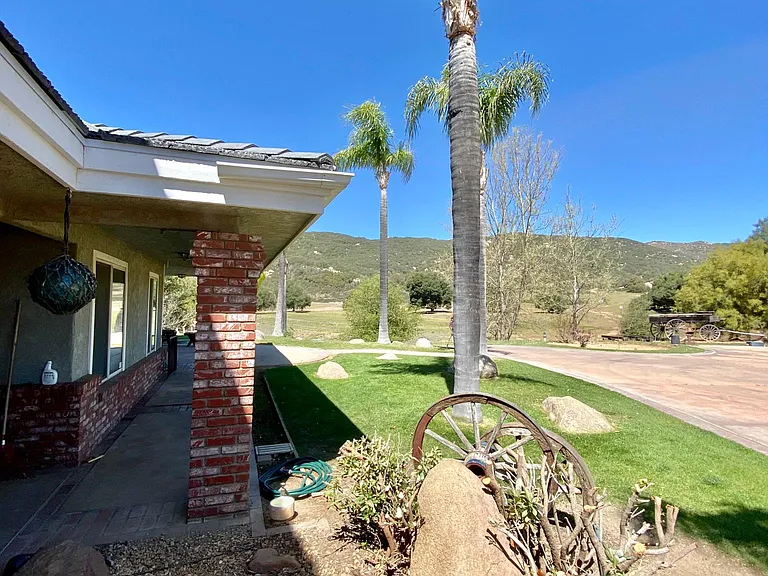 37550 Calle De Companero — Photo 12