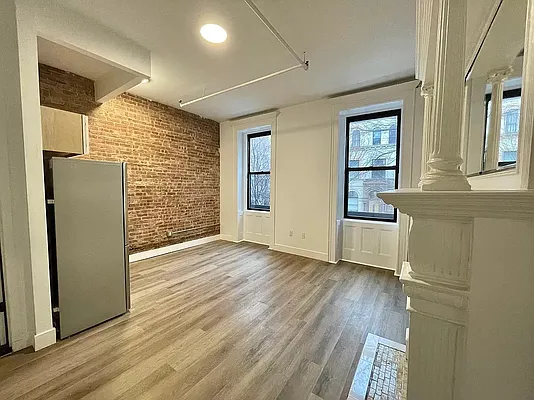 Rented by C2R Management LLC | media 11