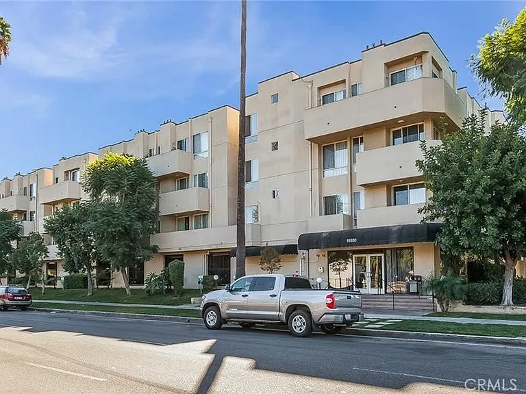 19350 Sherman Way #124 — Photo 2