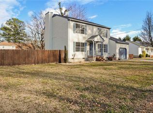 12 Riverview Dr, Hampton, VA 23669