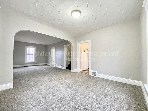 5th image of 2816 Park St