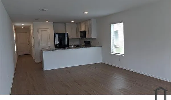 1508 Silver Oak Ln — Photo 2