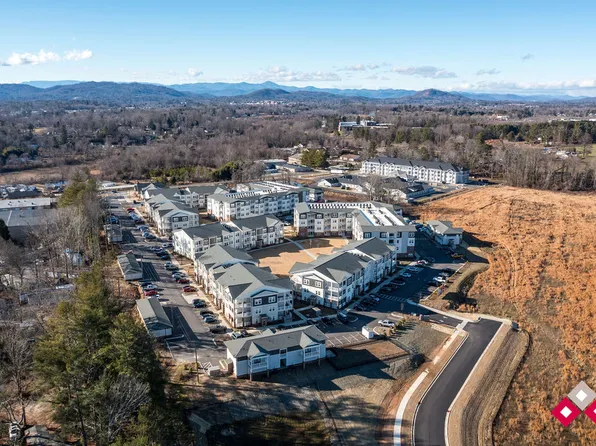 The Summit Hendersonville