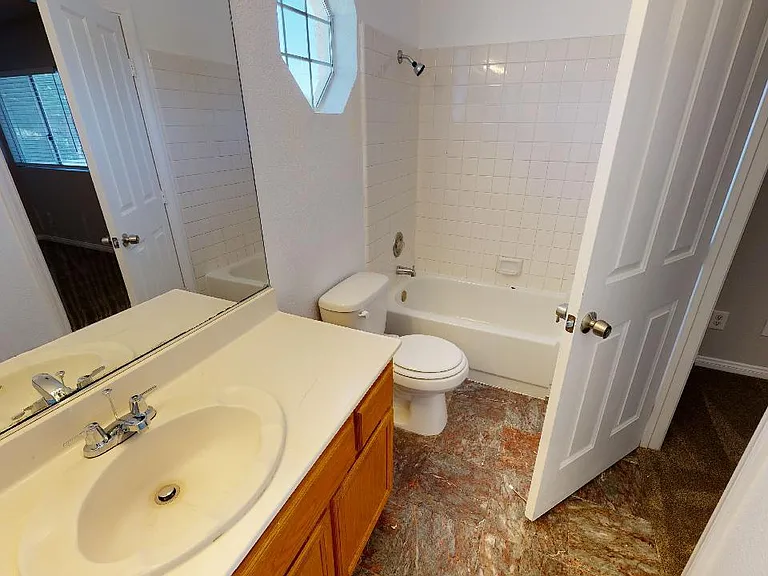 2570 Quail Wood Ct — Photo 22