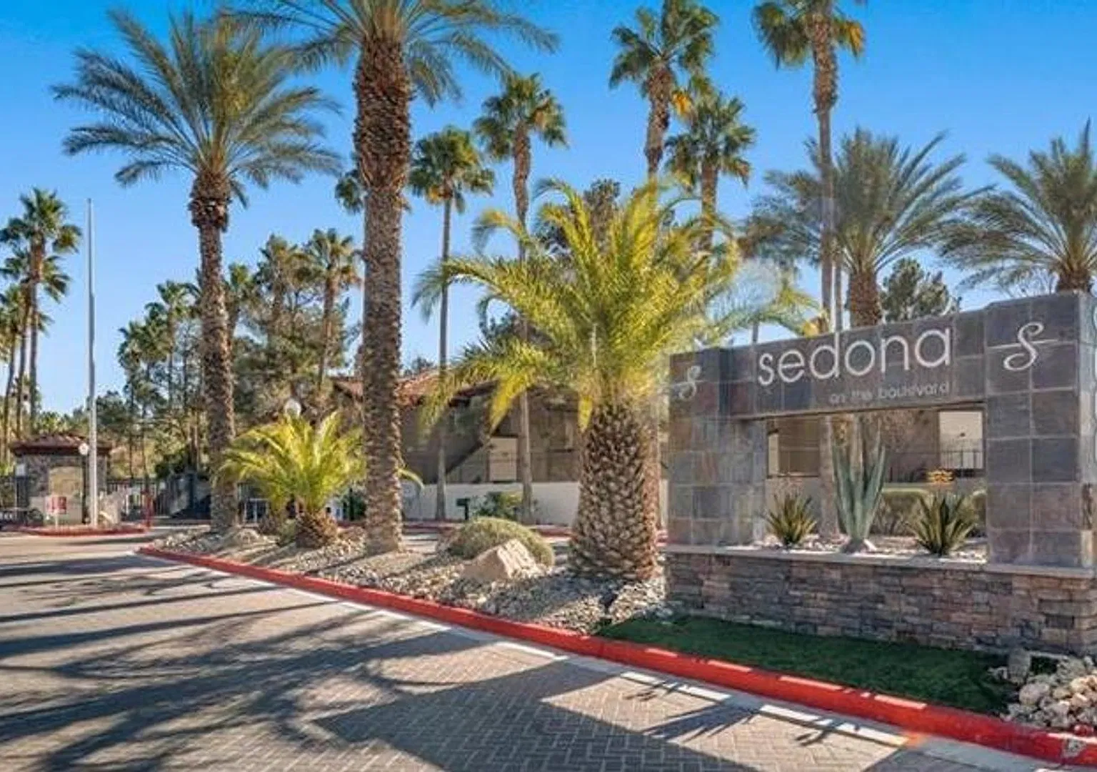 Single story condo conveniently locates just South of The Strip — Photo 3