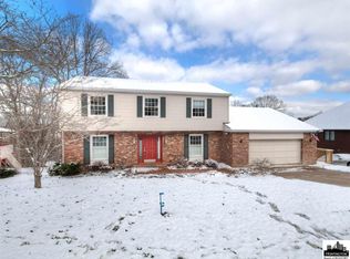 65 Camelot Dr, Huntington, WV 25701